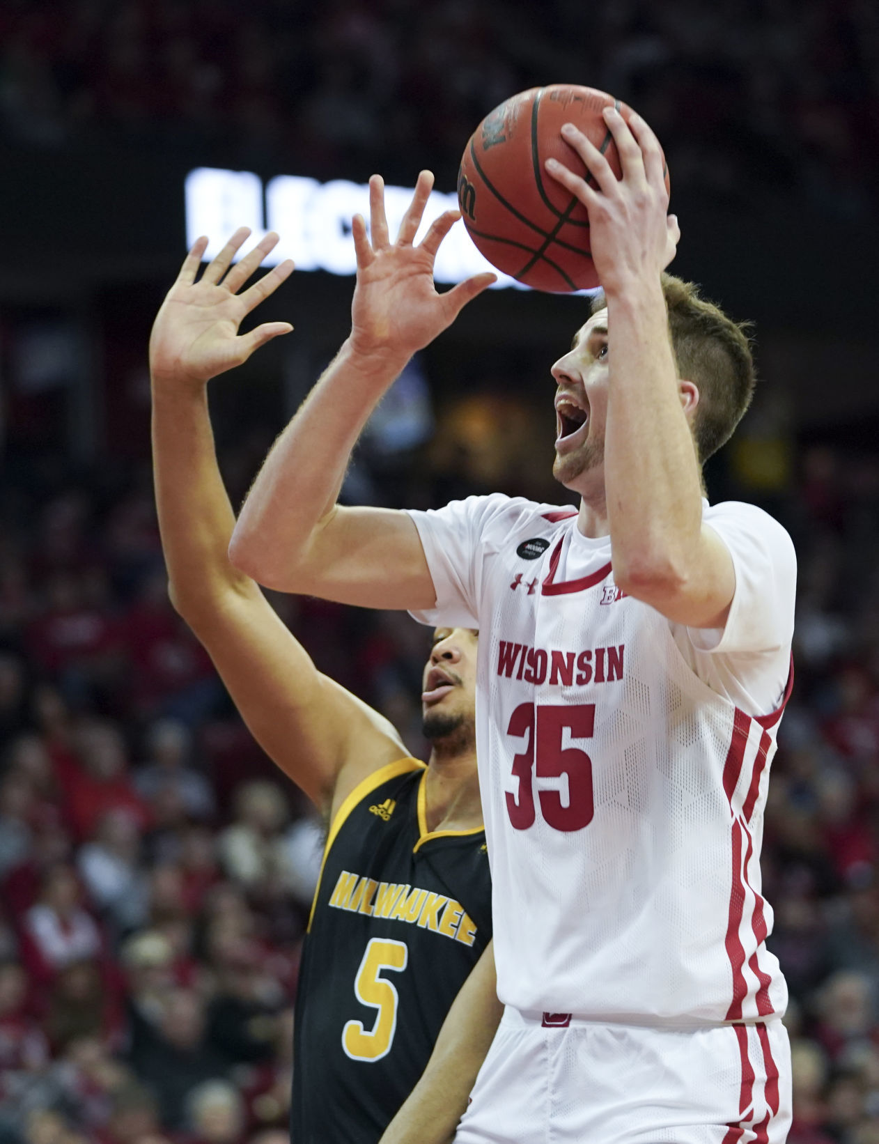 Badgers 83, Panthers 64